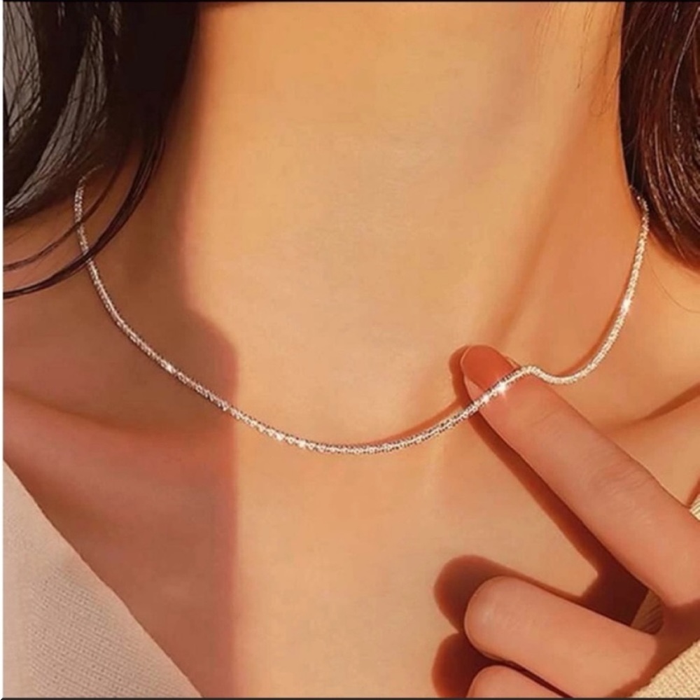 Last! 🆕 Minimalist chic dainty silver sparkle chain necklace